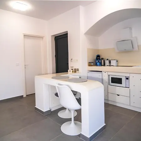 Shape-meander Apartment *